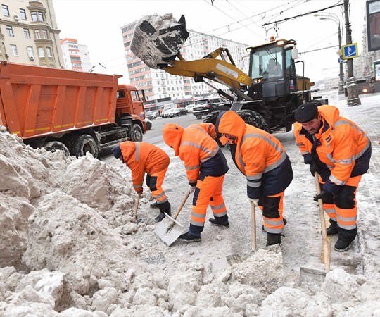 Уборка снега в Алуште и  Республике Крым
