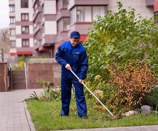 Уборка территории в Алуште и  Республике Крым